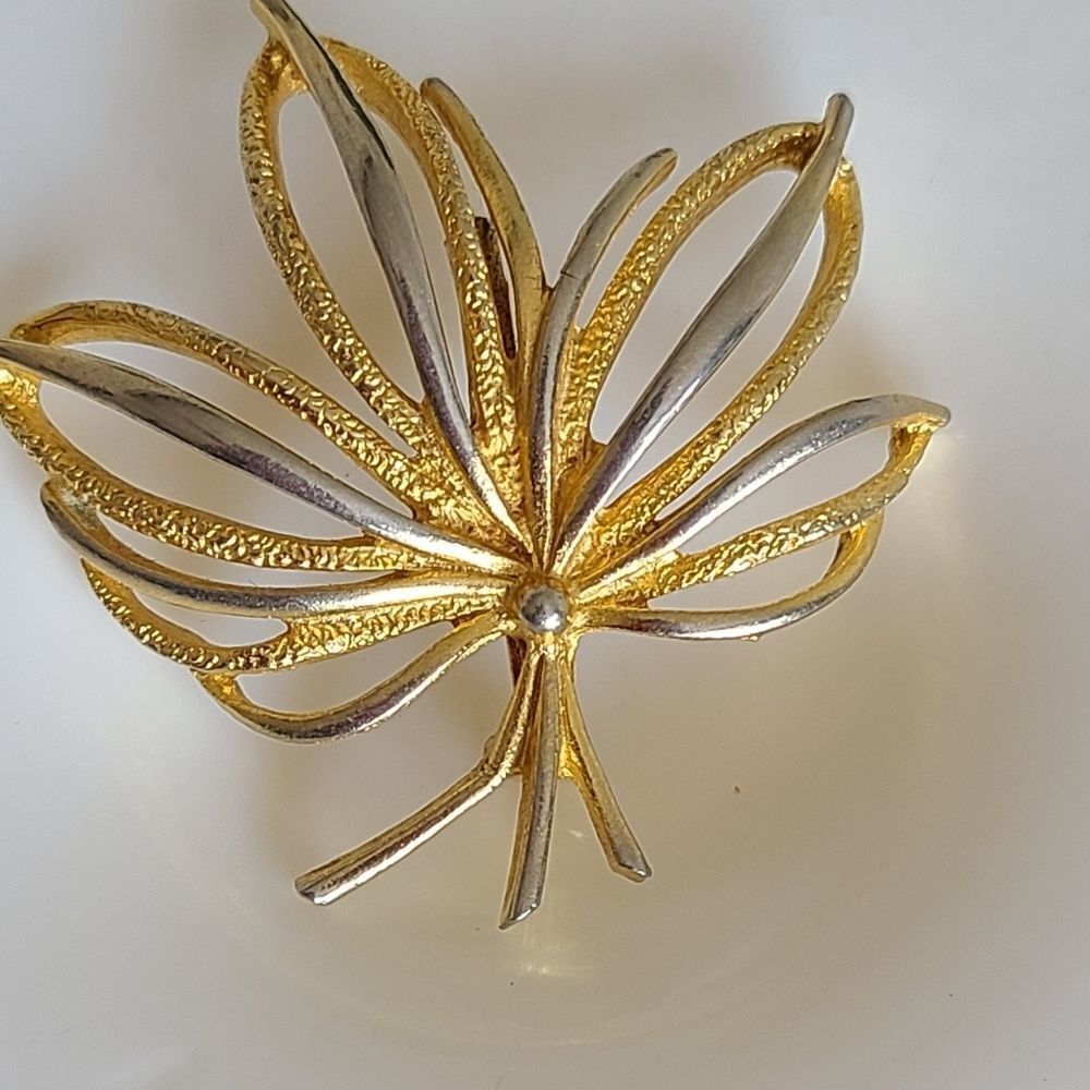 Vintage Leaf Brooch